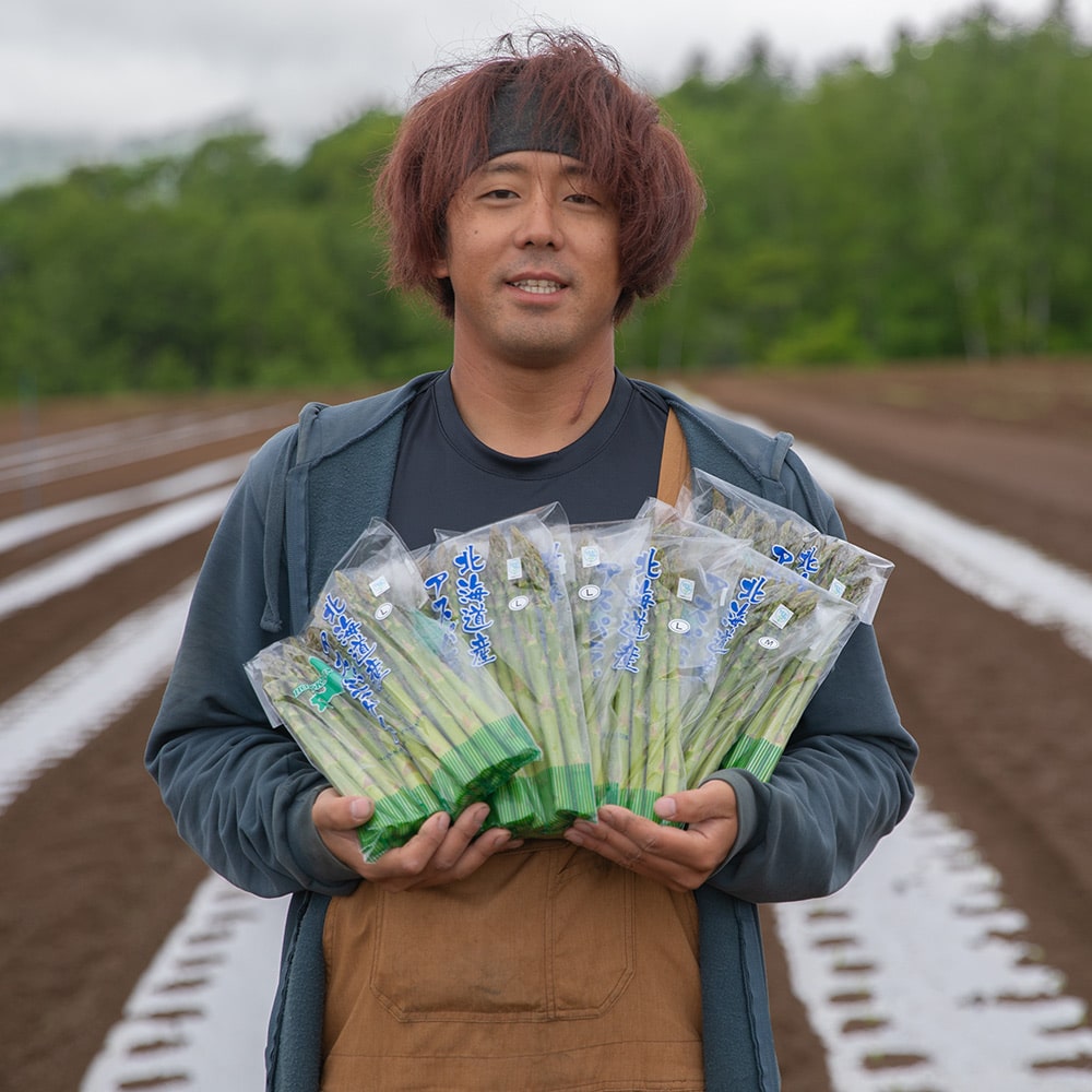 ニセコ多田農園 アスパラを持つ二代目